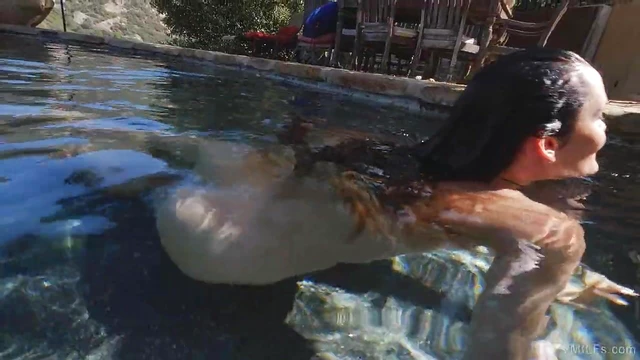 Sexy MILF Ava Shows Off Publicly By The Poolside Masturbation Feast