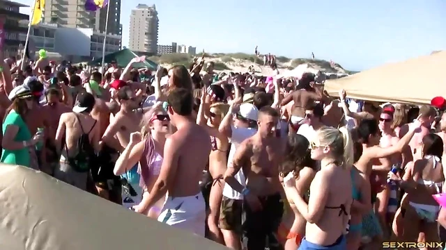 Saucy Bikini Party With Salacious Cuties Dancing Provocatively For Fun