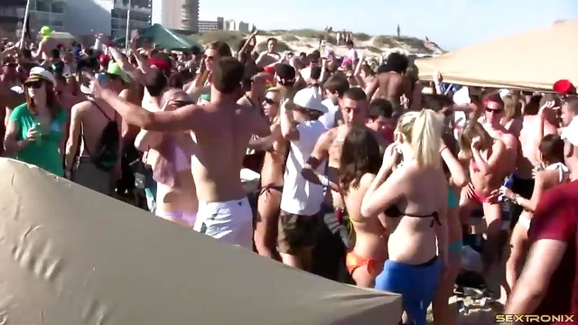 Saucy Bikini Party With Salacious Cuties Dancing Provocatively For Fun