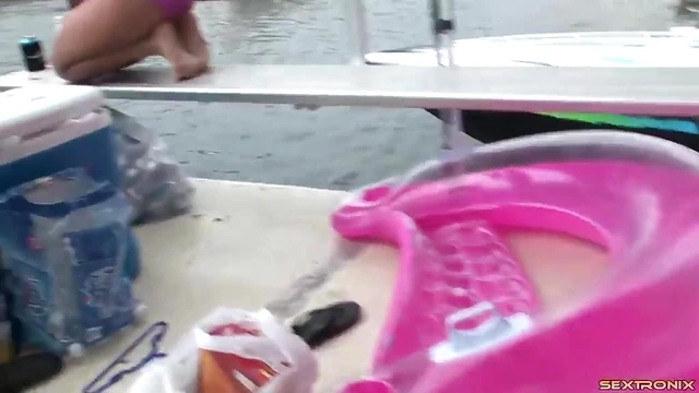 Amateur Cutie Goes Topless for Steamy Outdoor Party Action