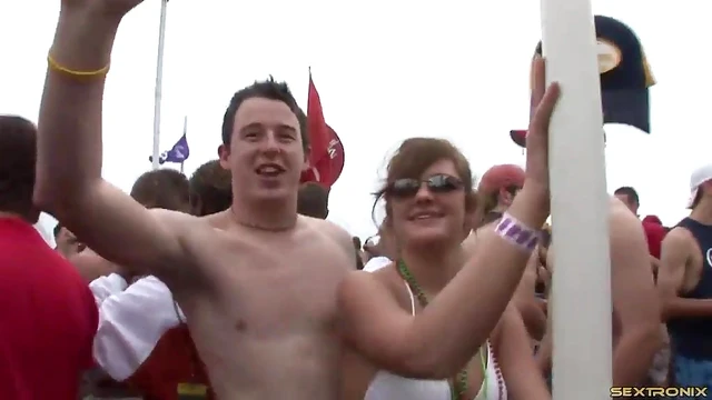 Blonde Bombshell Reveals Her Perfect Tits in Seductive Beach Bikini Showdown