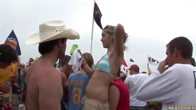 Blonde Bombshell Reveals Her Perfect Tits in Seductive Beach Bikini Showdown