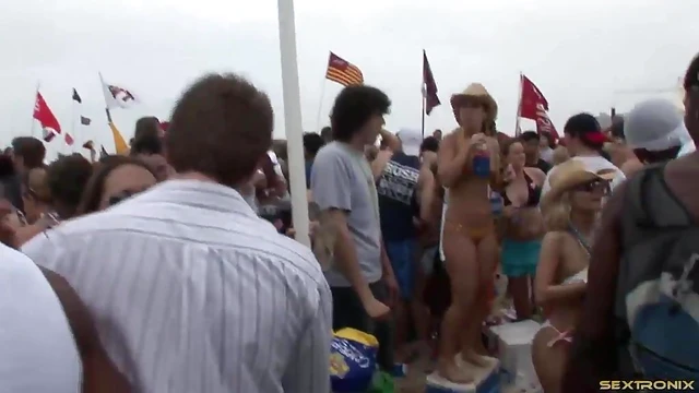 Blonde Bombshell Reveals Her Perfect Tits in Seductive Beach Bikini Showdown