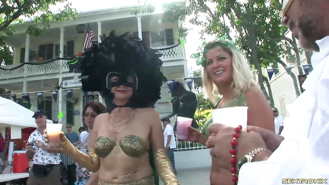 Sexy Amateur Shows Off Her Perfect Ass While Riding Cock Publicly