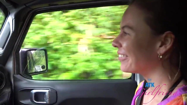 Sexy Summer Vixen Tempts Her BF With Seductive Beachside Action Today