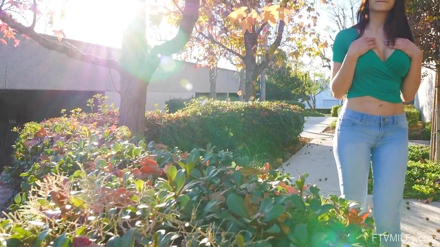 Seductive Brunette Drenches Her Plump Tits With Oil For A Sizzling Show