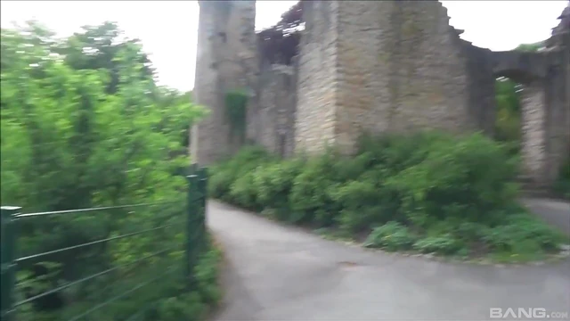 Hot Lara Gives Blowjob Before Getting Fucked Publicly For Thrills