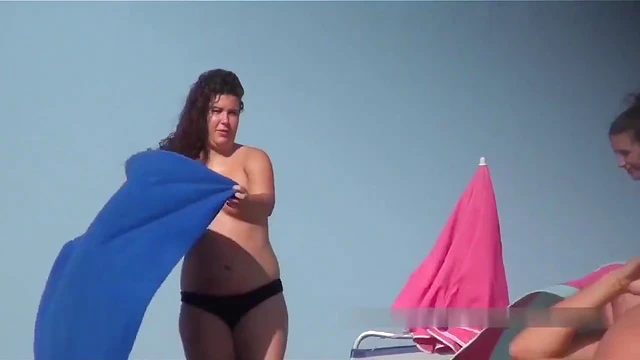 Amateur Mature's Tight Ass Caught Nude by Sneaky Voyeur Expert