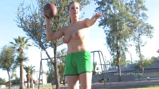 Topless Sporty Babe Shows Off Her Skills On Busy Basketball Court