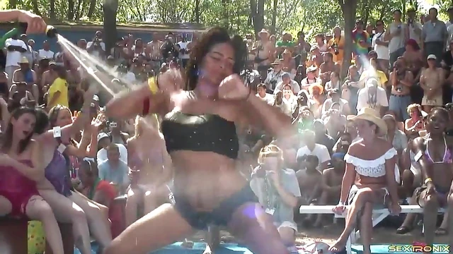 Passionate Porn Stars Enjoy Steamy Outdoor Sex Party Under The Sunlight