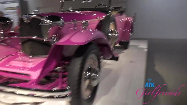 Imani Valor Moans Loudly As She Gets Fingered Publicly – POV Thrill