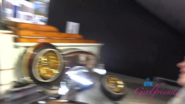 Imani Valor Moans Loudly As She Gets Fingered Publicly – POV Thrill