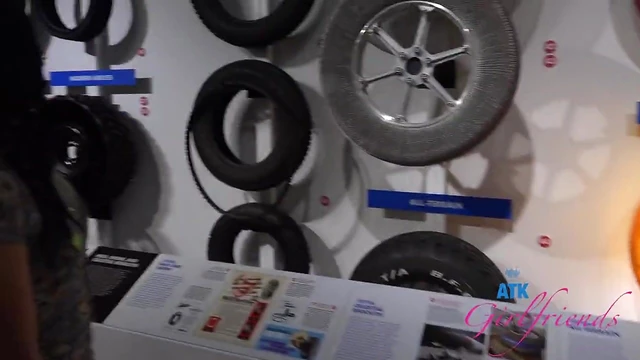 Imani Valor Moans Loudly As She Gets Fingered Publicly – POV Thrill