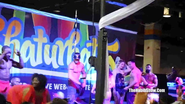 Exxxotica Chicago Porn Stars & Freaks Show Off Wild Sex Fantasies Live!