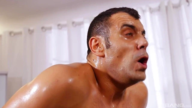 Sizzling Cougar Jasmine Jade Gets Fucked During Steamy Sex Education