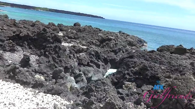 Sexy Beach Encounter: Sweet Chick Summer Vixen Tempts Her Boyfriend with Desire