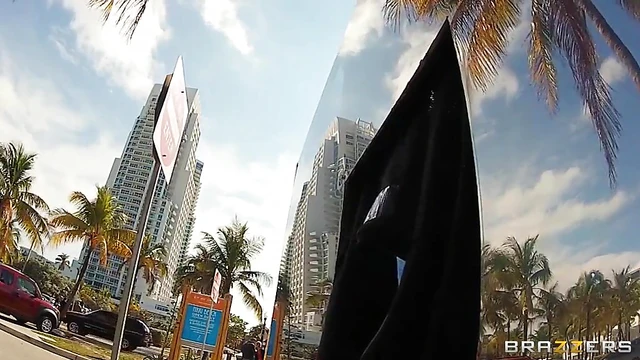 Sizzling Alexis Monroe Gets Her Vag Pounded From Behind in Steamy Reality Clip