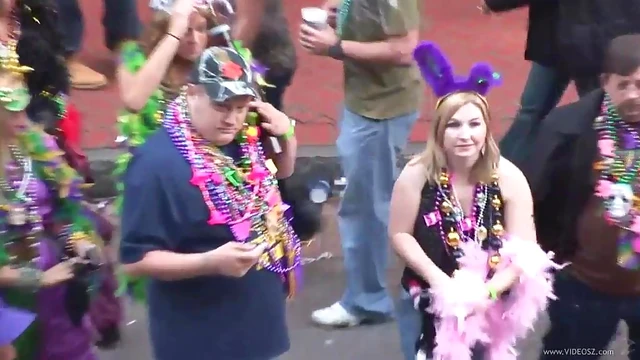 Adventurous Chicks Boldly Lose Their Bras in Public Spaces for Thrills