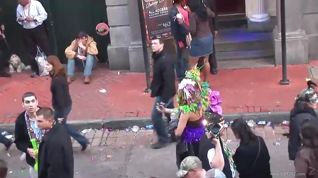 Adventurous Chicks Boldly Lose Their Bras in Public Spaces for Thrills