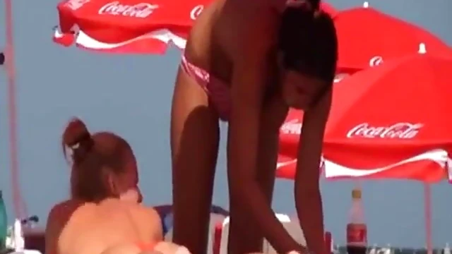 Sexy Beach Babe Gets Tan While Enjoying Sensual Massage Action