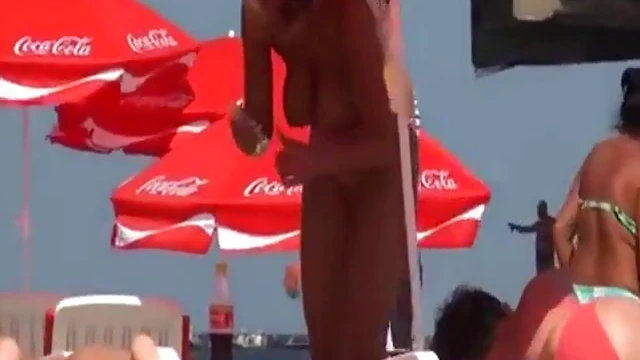 Sexy Beach Babe Gets Tan While Enjoying Sensual Massage Action
