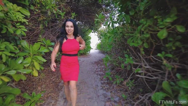 Seductive MILF Jada Opens Her Legs Wide For Cunt Pleasure Showdown