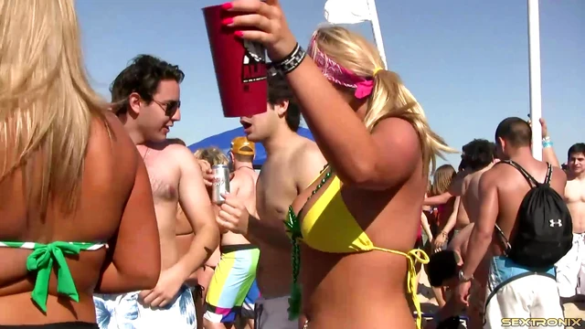 Sizzling Amateur Cowgirls Ride Hard Outdoors Under Starlit Skies