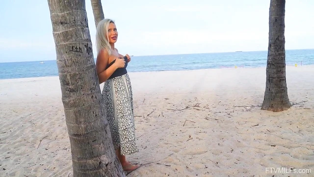 Kacey Exposes Herself at Beach & Seduces Viewers by Masturbating Publicly