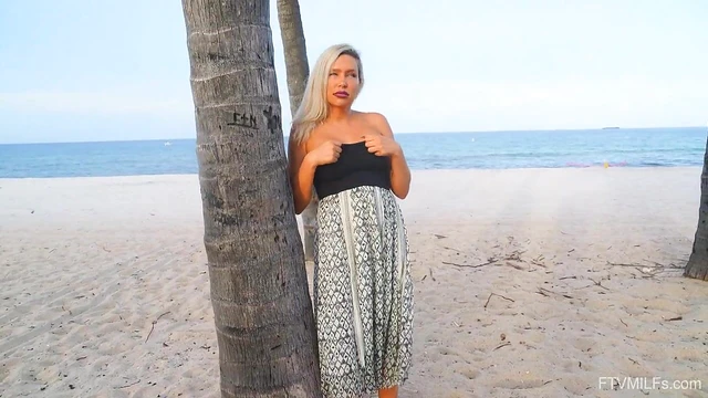 Kacey Exposes Herself at Beach & Seduces Viewers by Masturbating Publicly