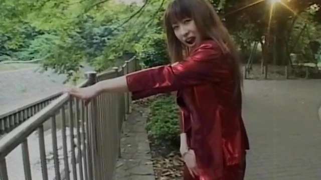 Sensual Brunette Mirai Hirooka Teasingly Gives Handjob For Pleasure