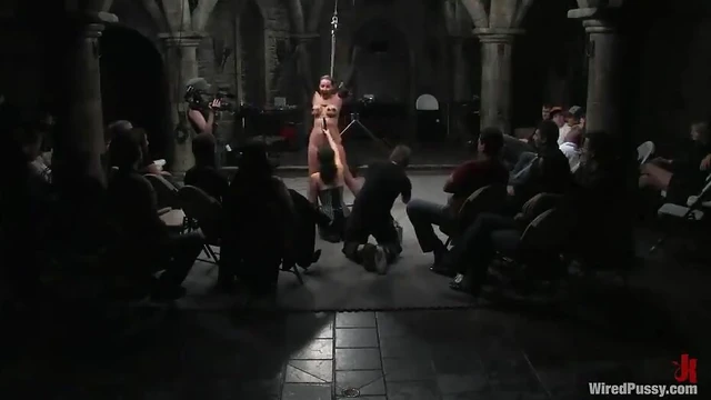 Sizzling Bootylicious Delilah Gets Hard Toy Play Outdoors Publicly