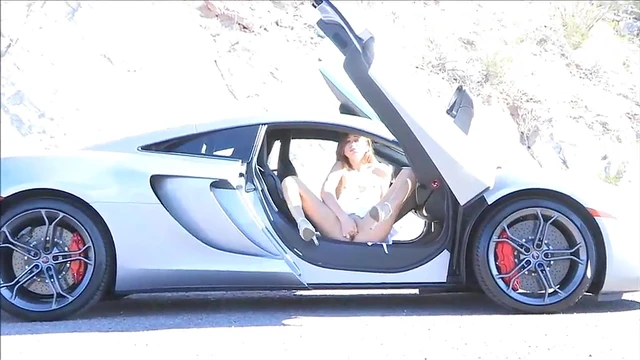 Sexy Riley Fingers Her Wet Pussy While Sitting Cozy In The Car