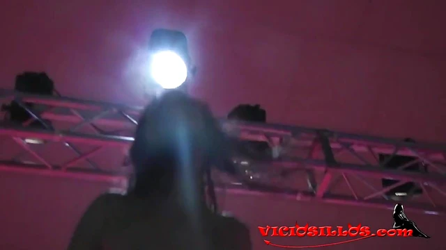 Sizzling Kiara Rules Shows Off Her Pole Dance Skills Seductively