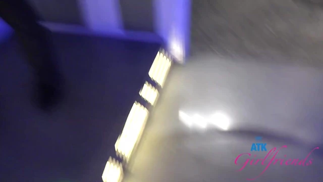 Brooke Johnson's Sexy Green Dress Teases Her Curves Perfectly