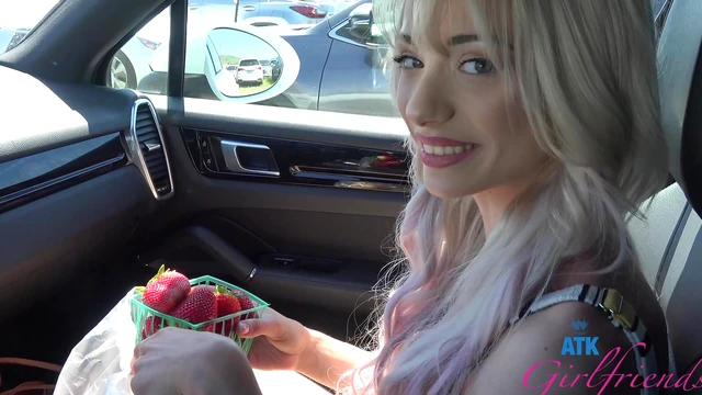 Sexy Blonde Cecelia Takes Her BF Outdoors For Steamy Fun Under The Sun