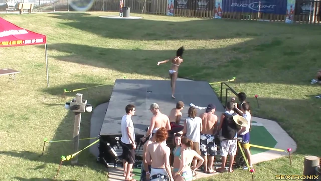 Sultry Babe Shows Off Her Curves Seductively Outdoors in Bikini