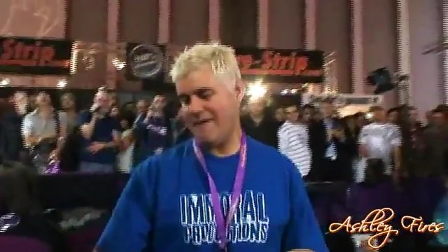 Sizzling Women Expose Their Steamy Cootches On Stage For Thrilled Crowd