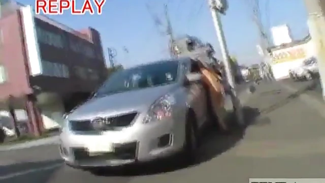 Adventurous Lecherous Japanese Babe Shows Off Naked Body Publicly