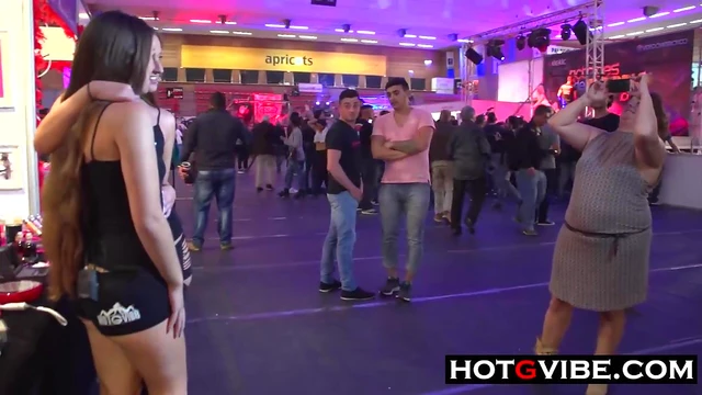 Sizzling Spanish Brunette Fingering Herself Discreetly Outdoors