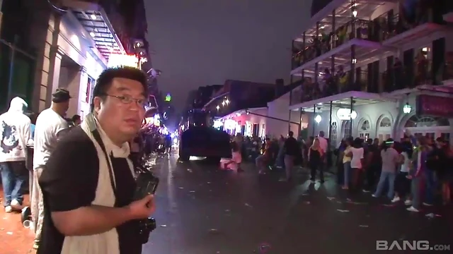 Outdoor Solo Brunette Model Shows Off Her Naughty Masturbation Skills Live