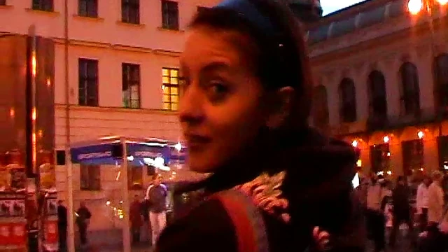 Amateur Girl Shows Her Skills With Blowjob Fun in Fitting Room