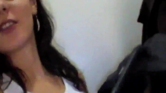 Amateur Girl Shows Her Skills With Blowjob Fun in Fitting Room