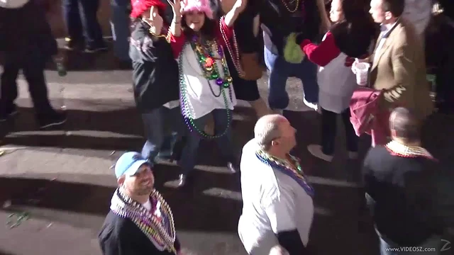 Blonde Mom Shows Her Big Boobs to Crowd in Real-Life Porn Clip