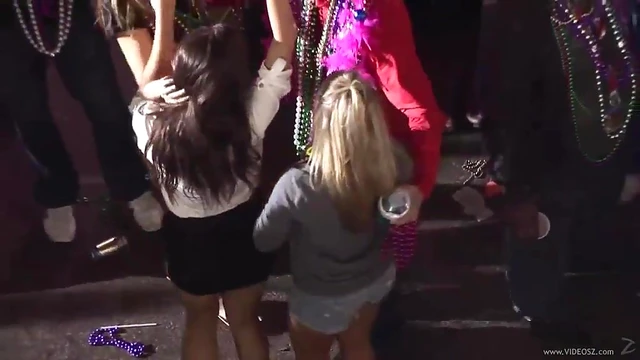 Blonde Mom Shows Her Big Boobs to Crowd in Real-Life Porn Clip