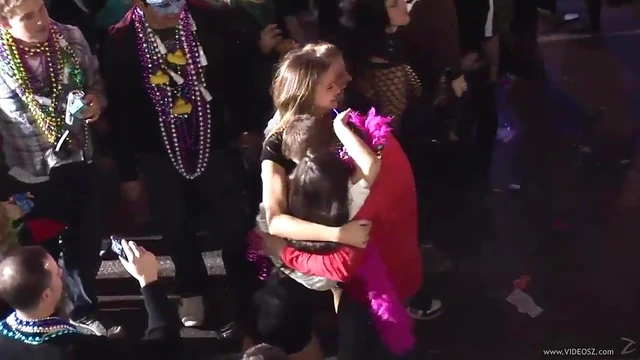 Blonde Mom Shows Her Big Boobs to Crowd in Real-Life Porn Clip