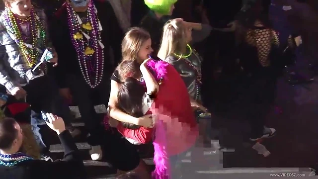 Blonde Mom Shows Her Big Boobs to Crowd in Real-Life Porn Clip