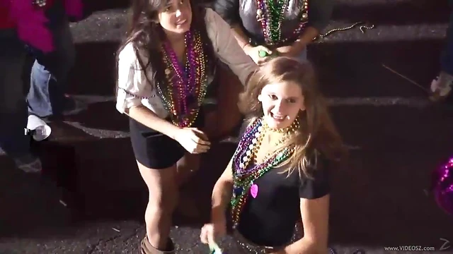 Blonde Mom Shows Her Big Boobs to Crowd in Real-Life Porn Clip