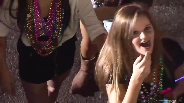 Blonde Mom Shows Her Big Boobs to Crowd in Real-Life Porn Clip