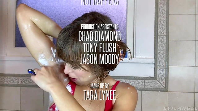 Hot Threesome Action Featuring Double Penetration With Riley Reid