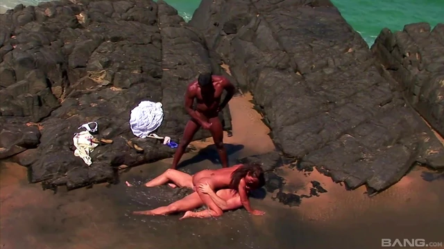 Horny Babe Jade Sin Craves Outdoor Threesome Adventure Thrills